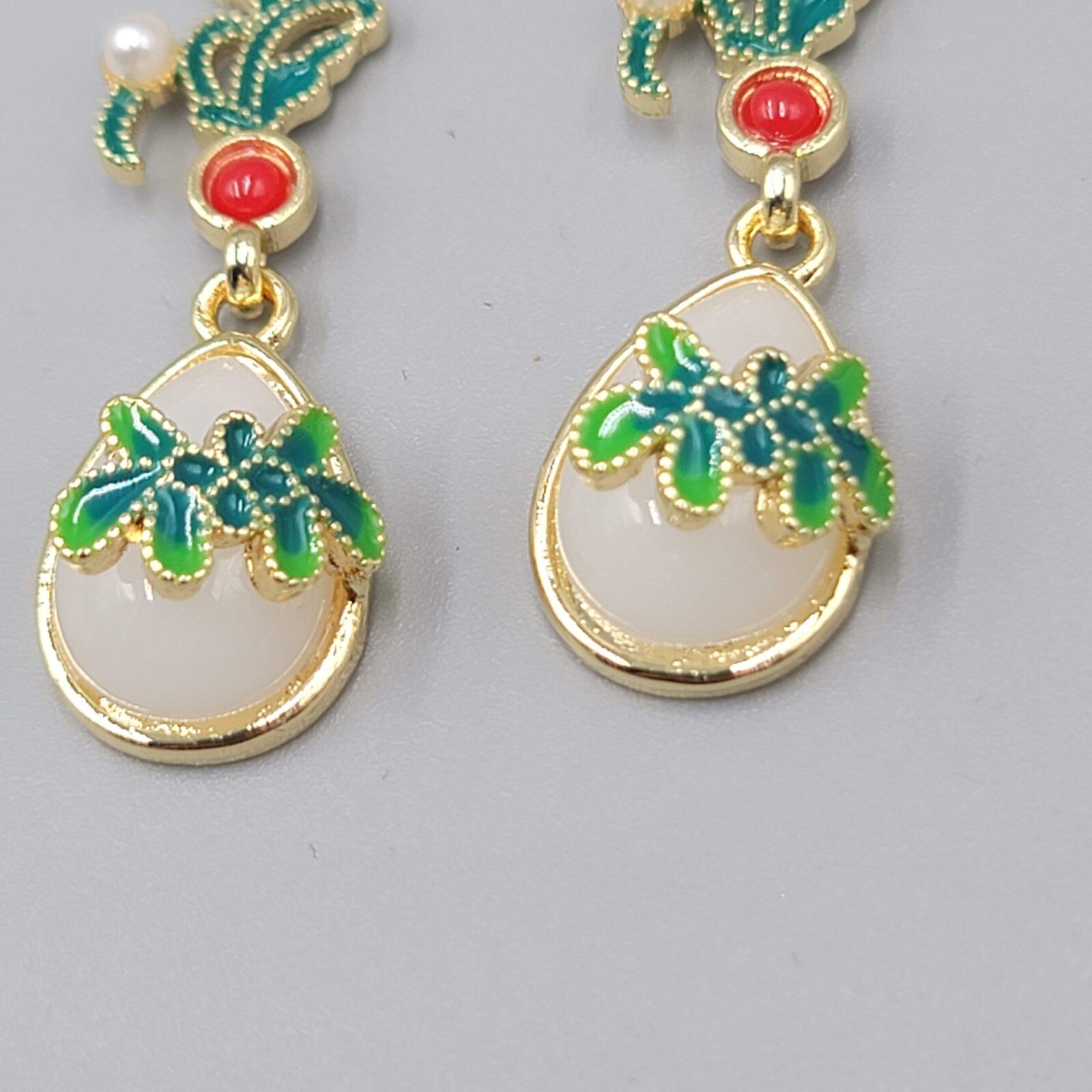 Gold tone White Teardrop Green Enamel Pierced Earrings Dangle 1.5"