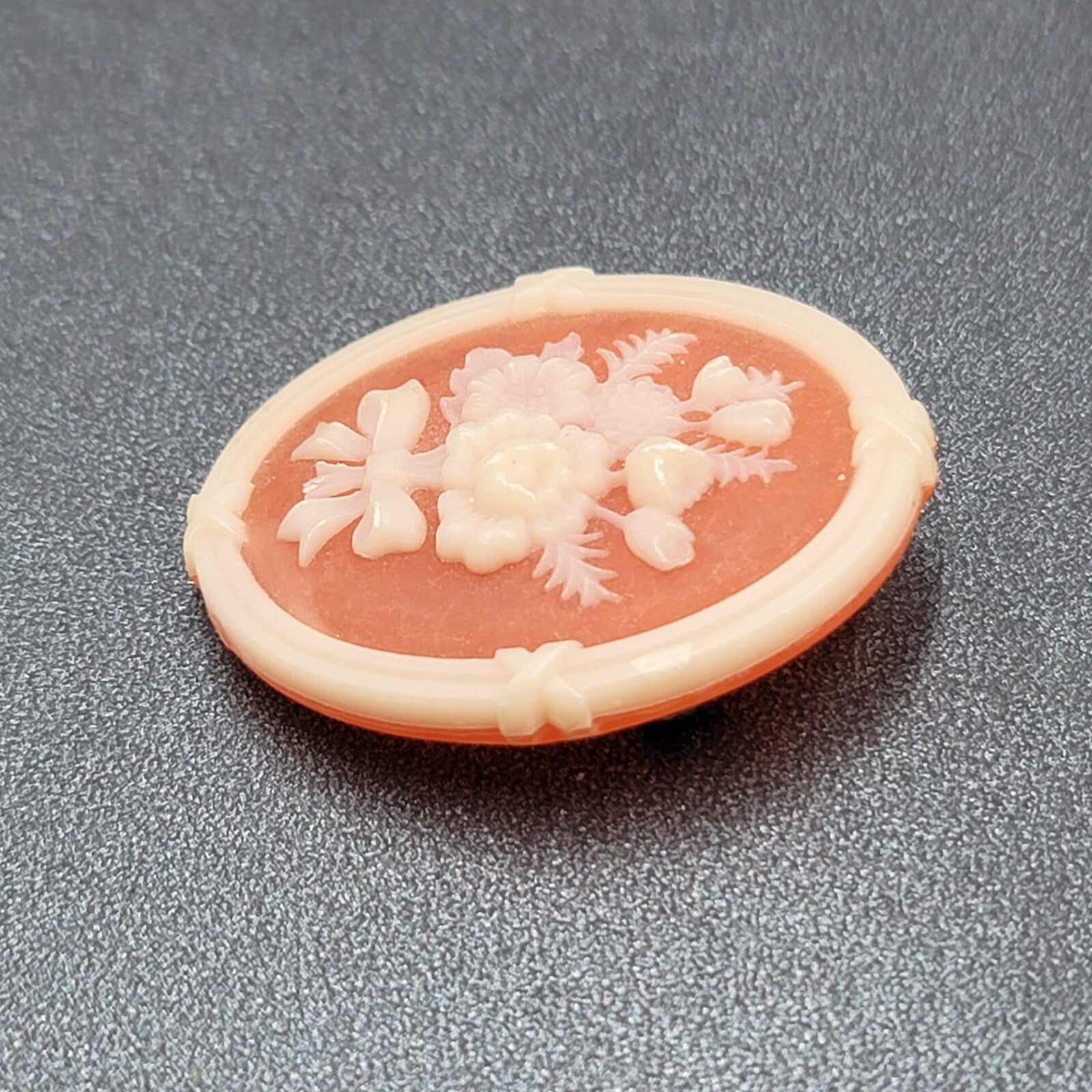 Vintage AVON Coral Resin Cameo Flower Floral Bouquet Oval Brooch Pin 1.5"