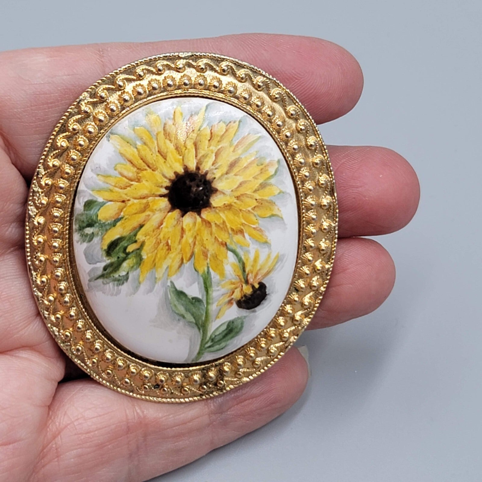 Vintage Flower Porcelain Brooch Gold tone Oval 2.5"