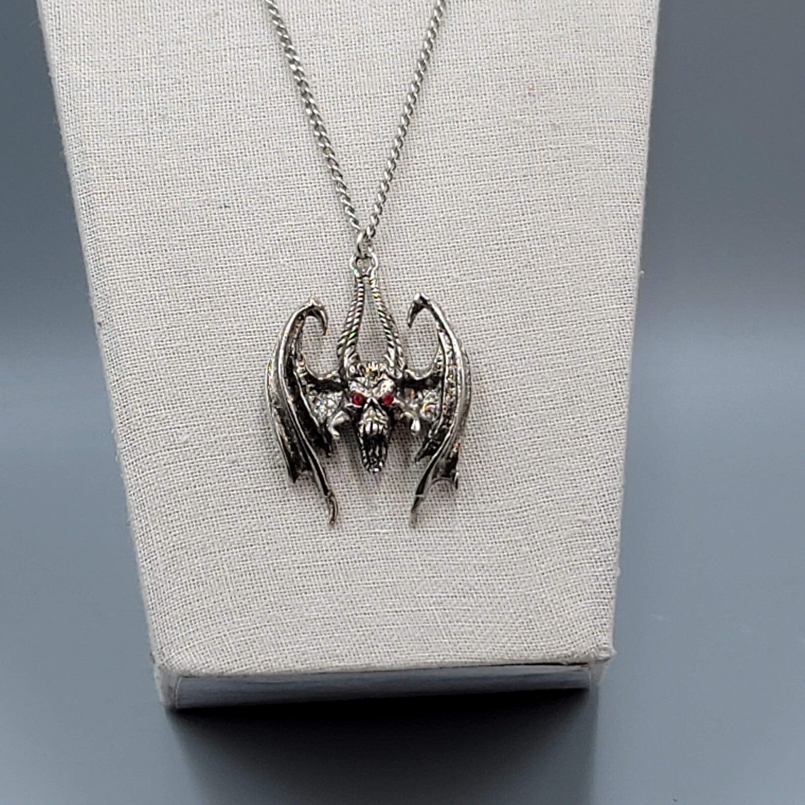Vintage Red Eye Demon Necklace Silver tone Chain Metal Rocker Goth 20"