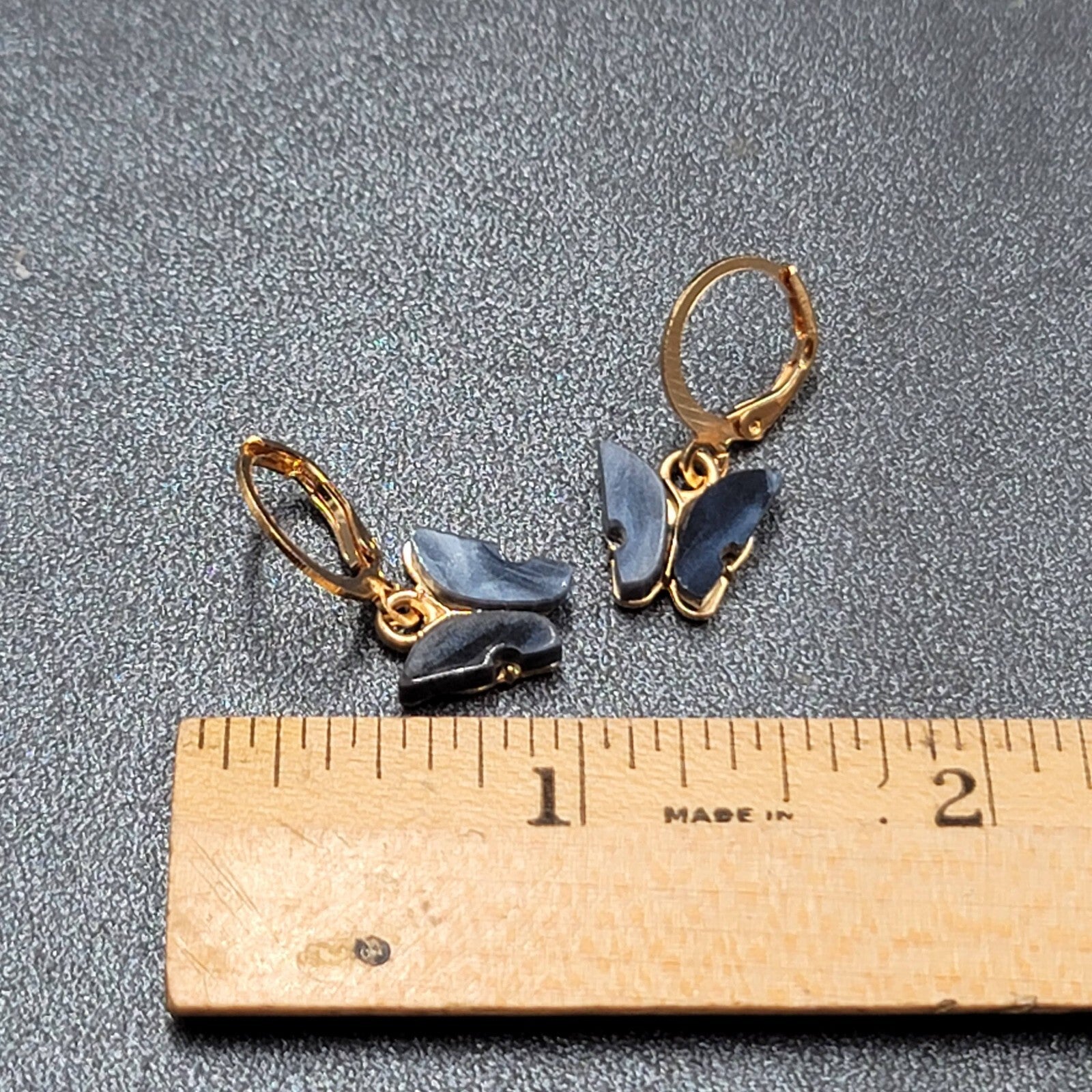 New Pierced Earrings Gold tone Gray Resin Butterfly Dangle Huggie Hoops 1/2"