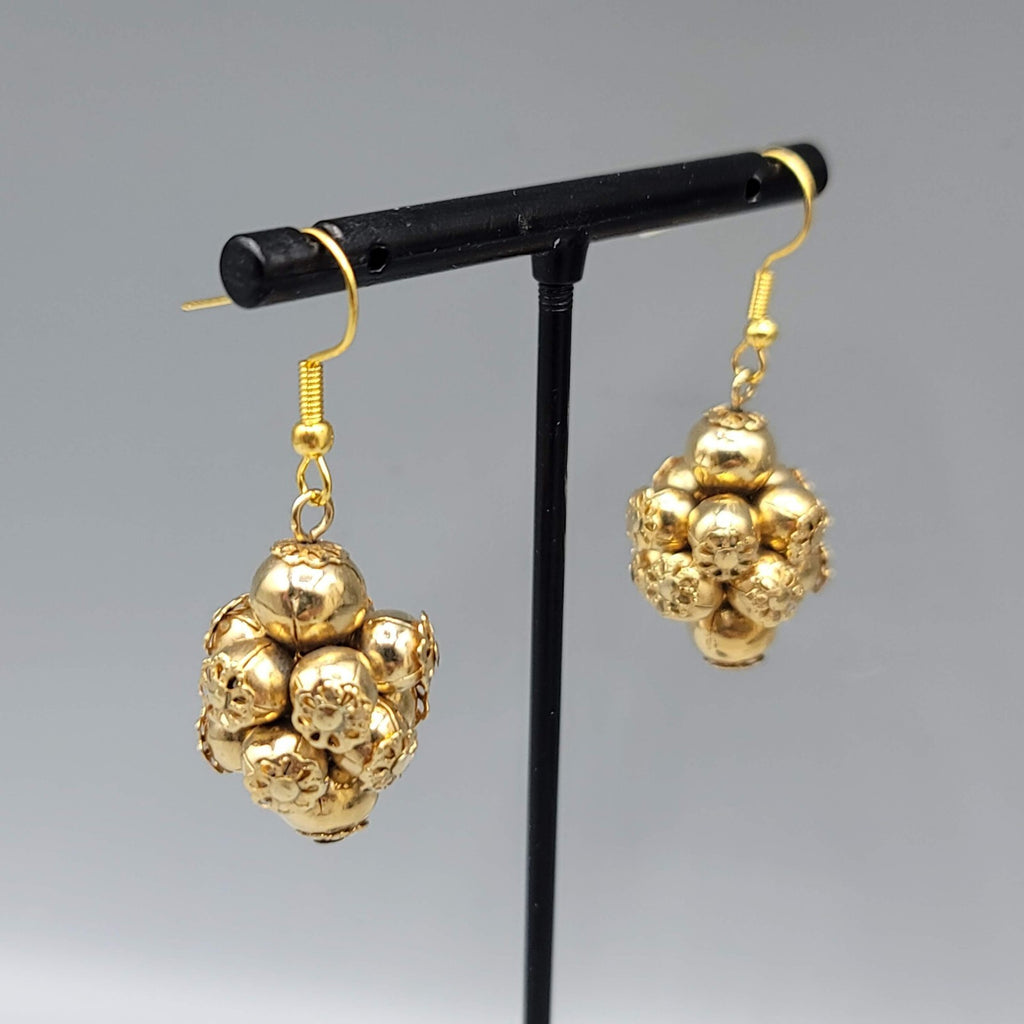 Vintage Pierced Earrings Gold tone Cluster Bead Dangle Holiday 1"