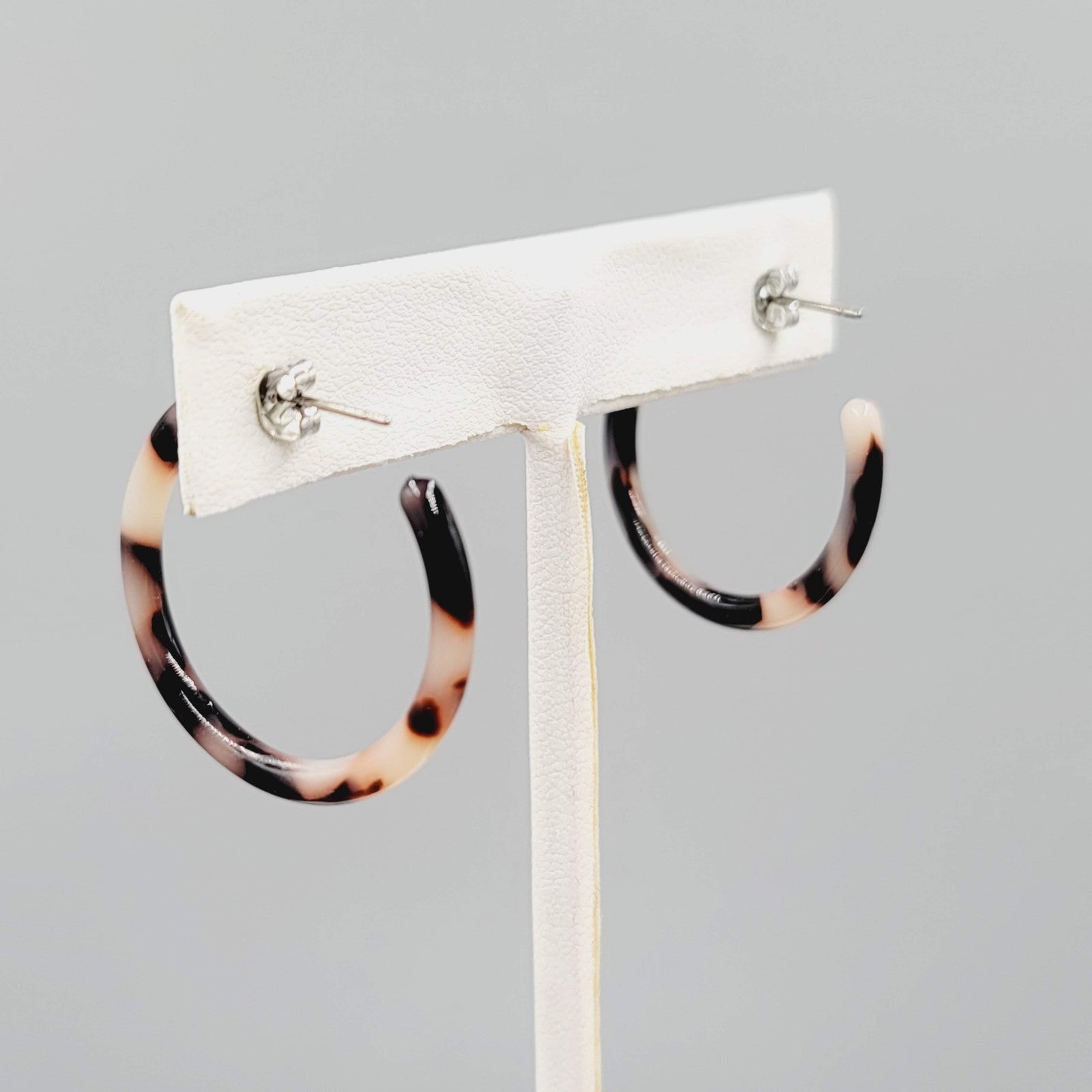 Tortoiseshell Hoop Pierced Earrings Lightweight Acrylic Purple/Brown Hue 1"