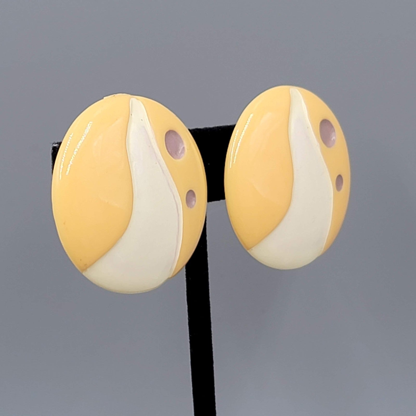 Vintage Artistic Round Acrylic Statement Clip on Earrings 1.25"