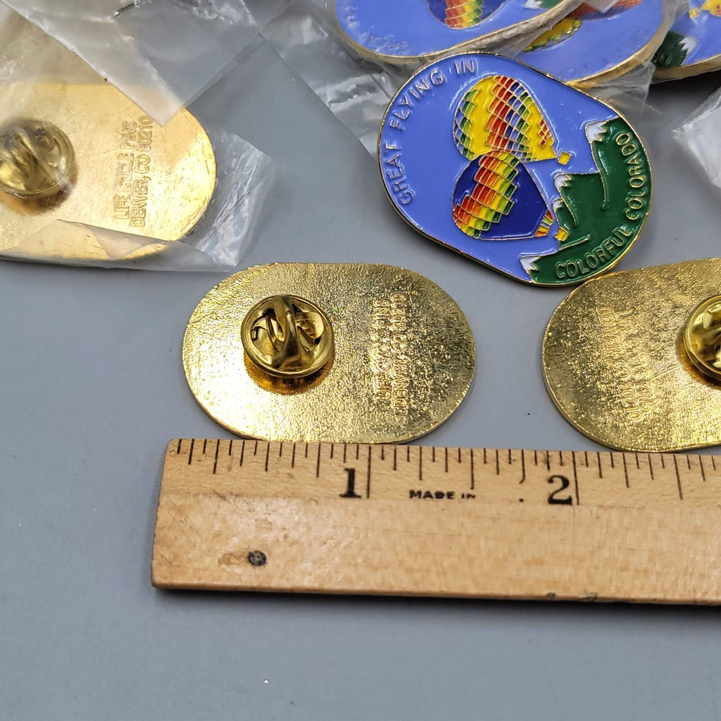 HOT AIR BALLOON Lot of 12 Great Flying in Colorful Colorado Lapel Hat Pin NOS