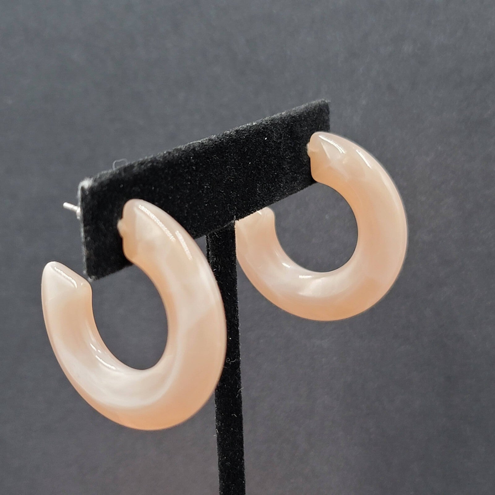 Pierced Earrings Lightweight Acrylic Marbled Round Hoops 1.25"