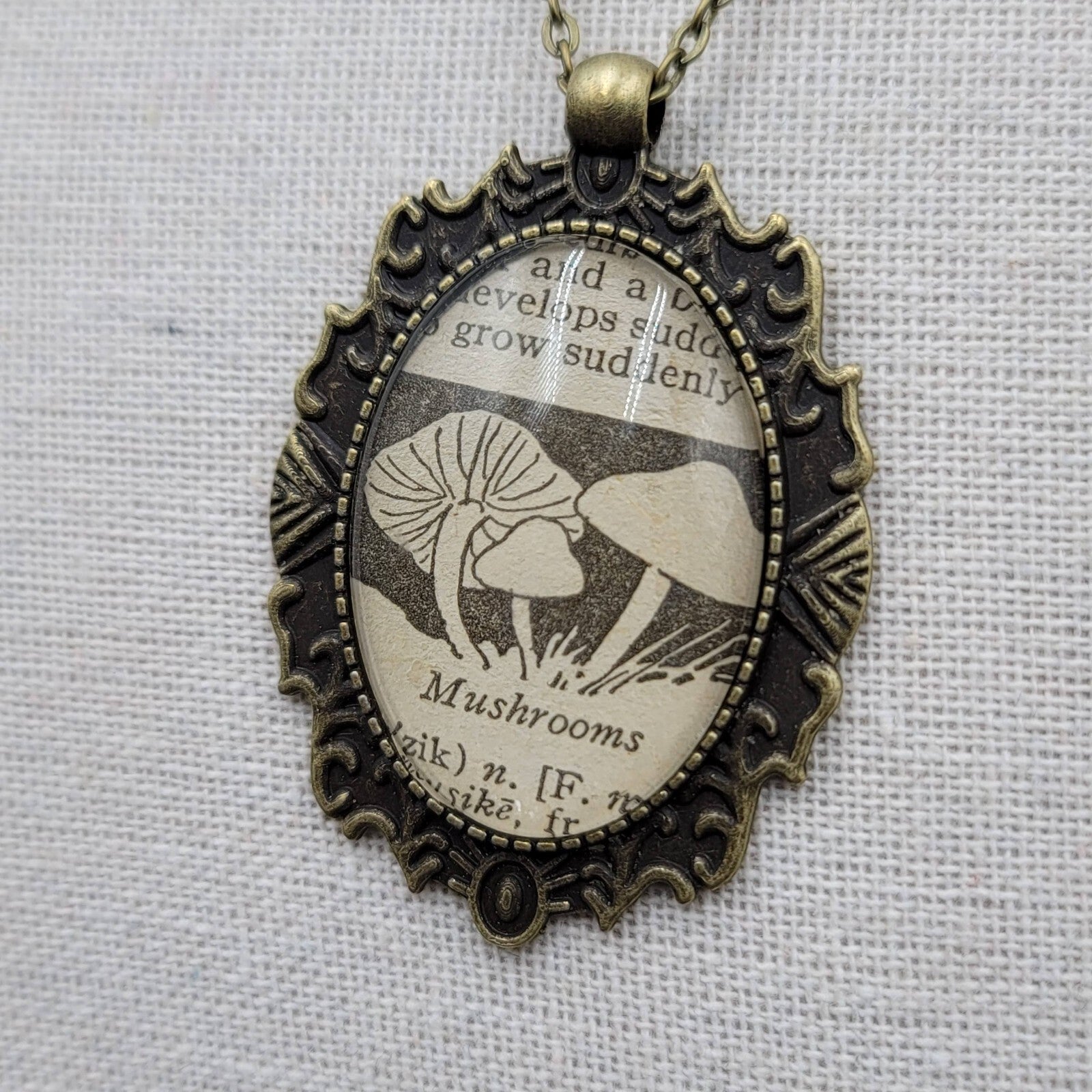 Artisan Glass Mushroom Pendant Necklace Bronze tone in Chain 18"