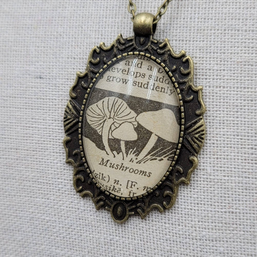 Artisan Glass Mushroom Pendant Necklace Bronze tone in Chain 18"