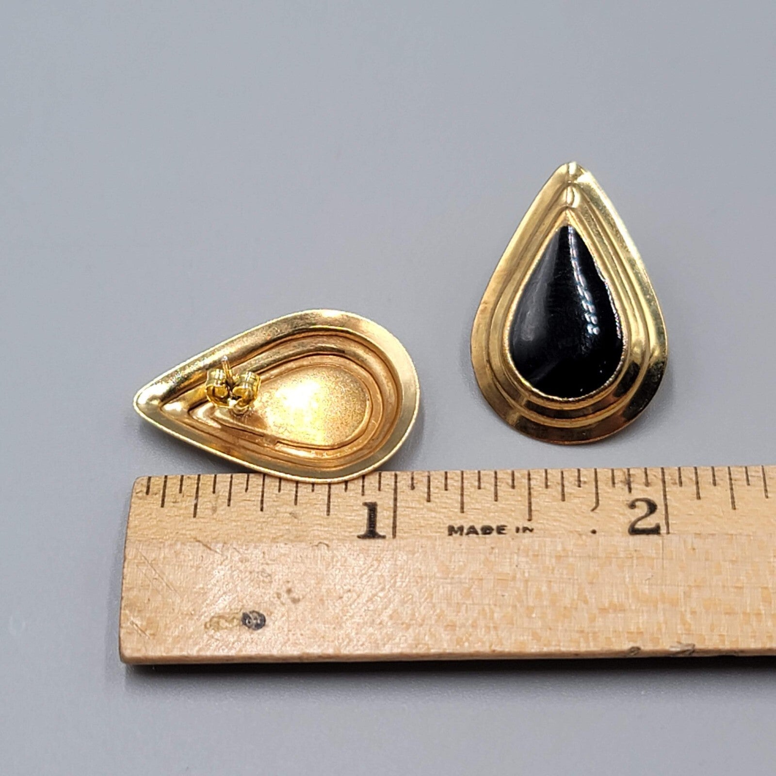 Vintage Pierced Earrings Gold tone Black Enamel Teardrop Lightweight 1"