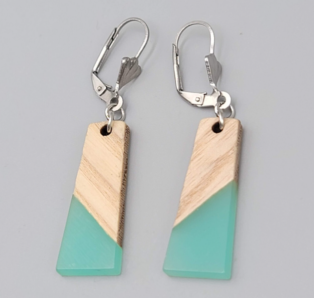 Wood Teal Resin Pierced Earrings Silver tone Dangle 1.25"