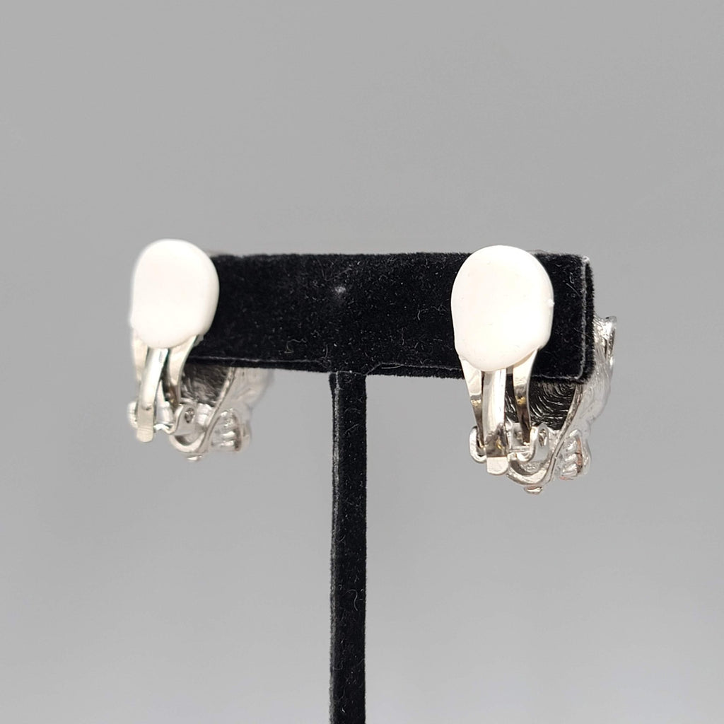 Vintage Cougar Big Cat Statement Clip on Earrings Silver Plated 7/8 in