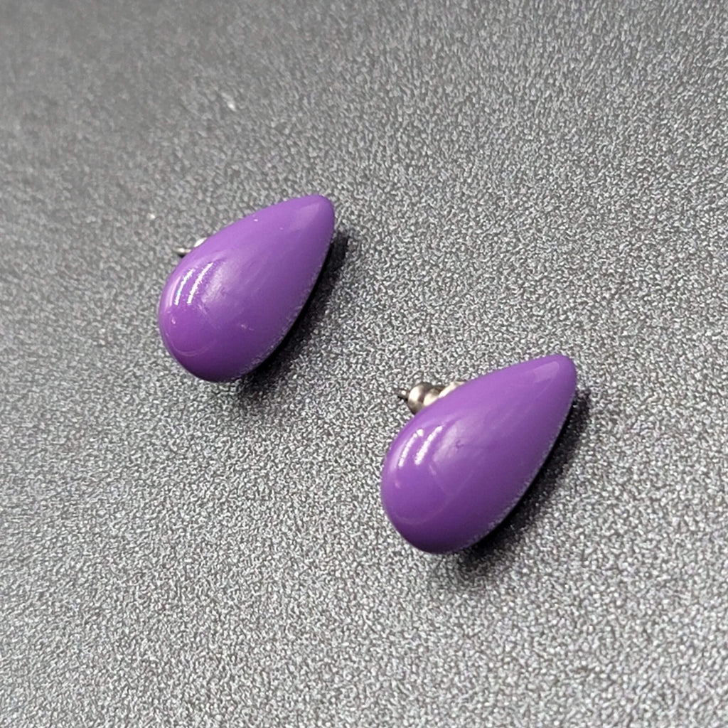 Vintage Pierced Earrings Purple Enamel over Metal Teardrop Drop Studs 3/4"
