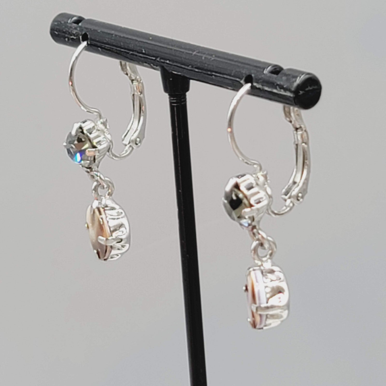 Pierced Earrings Silver tone Green and Leopard Dangle Leverback 7/8"