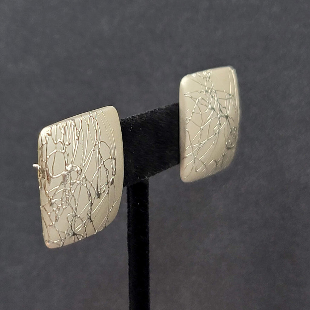 Vintage Pierced Earrings Silver Splatter Square Drop 1"