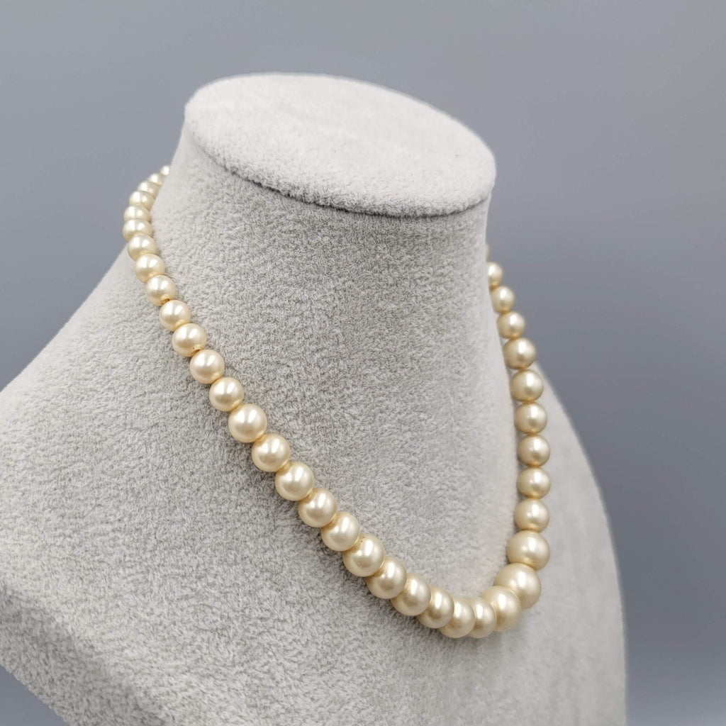 Vintage Glass Imitation Pearls Necklace Graduated Beads 15 in Needs Cleaning