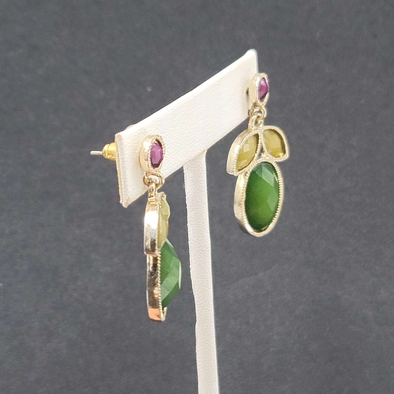 Pierced Earrings Gold tone Faceted Multicolor Dangle Green Red Yellow 1.5"