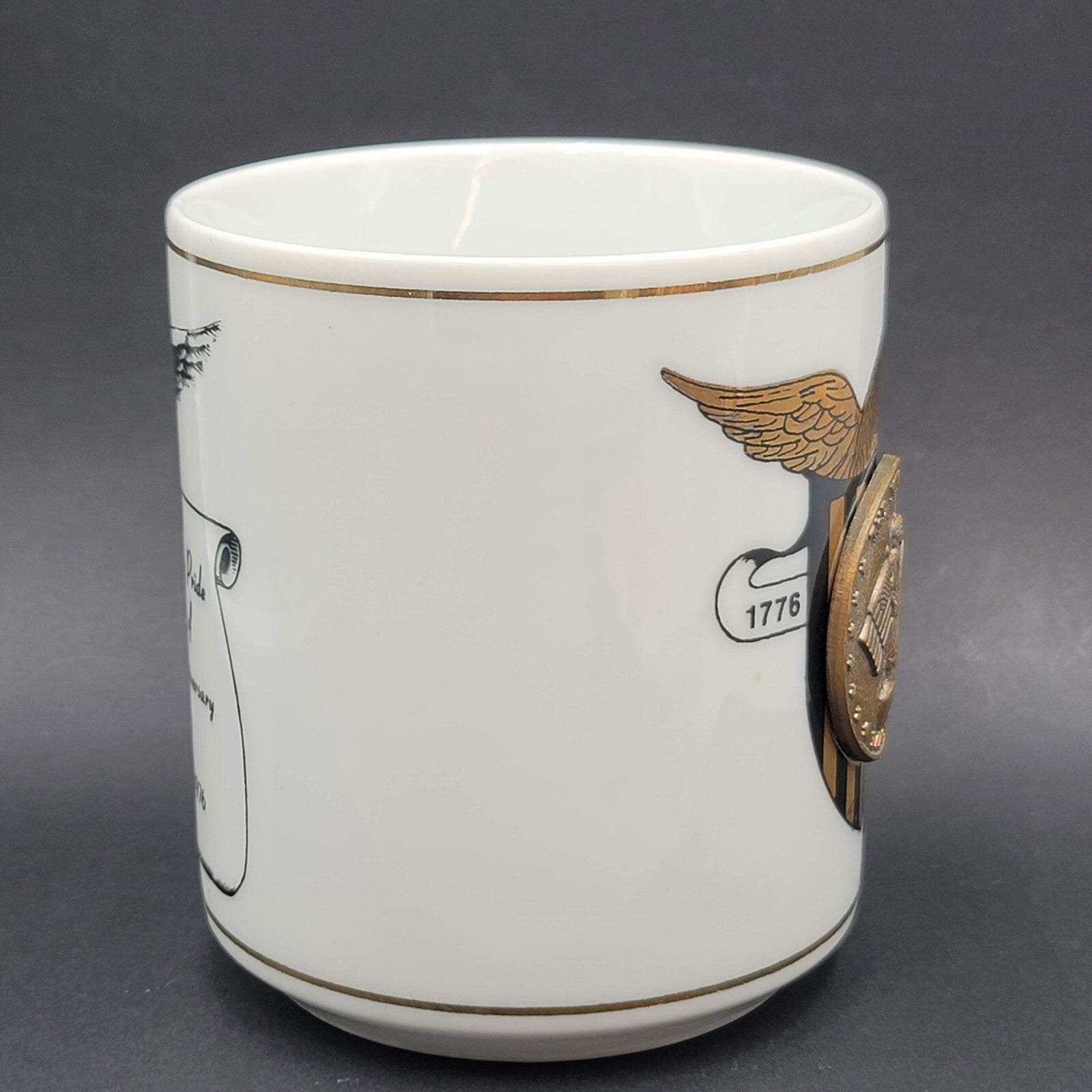 Vintage Bicentennial Coffee Mug 1776-1976 Minuteman Emblem Eagle Coin