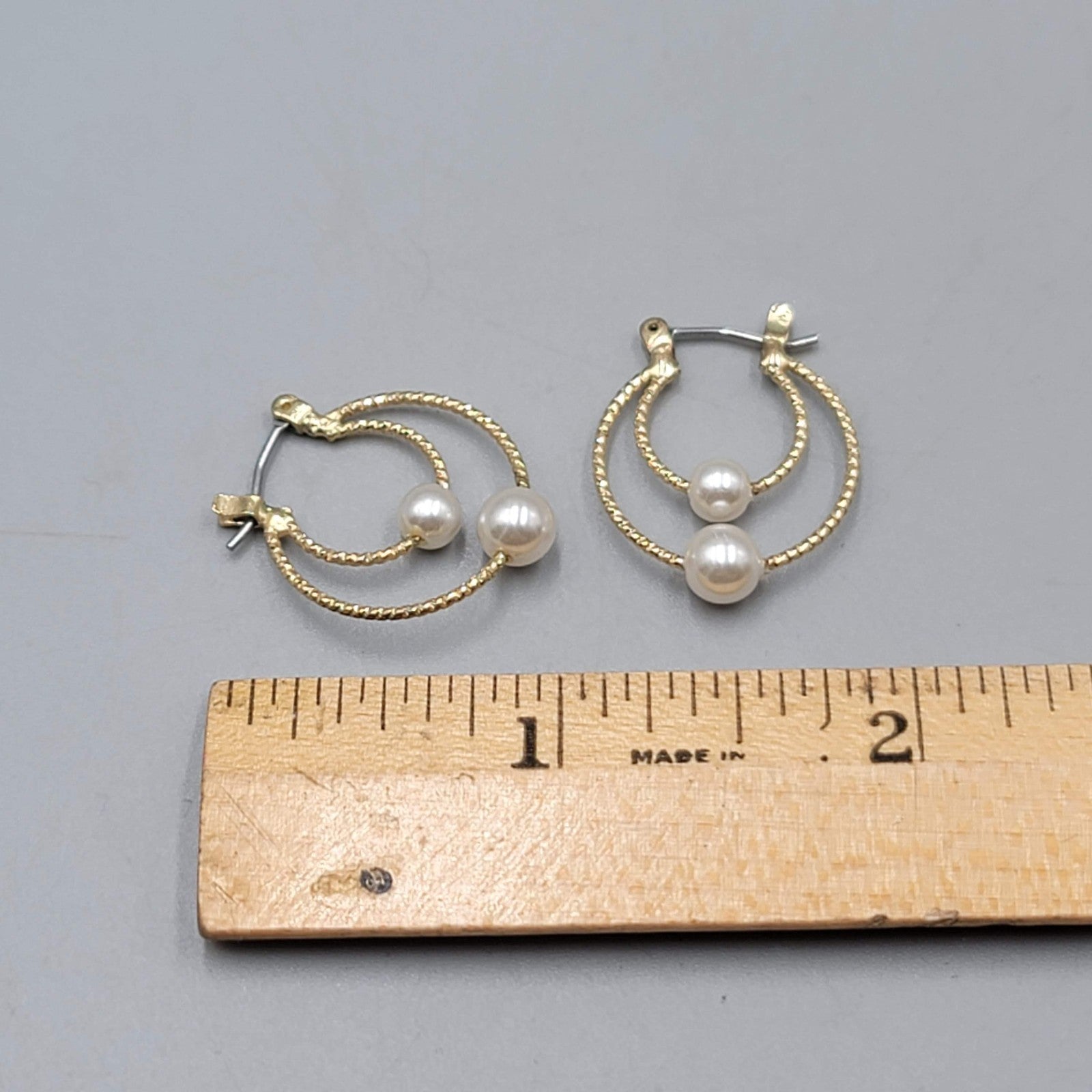 Double Hoops Pierced Earrings Gold tone Faux Pearl Bead 1"