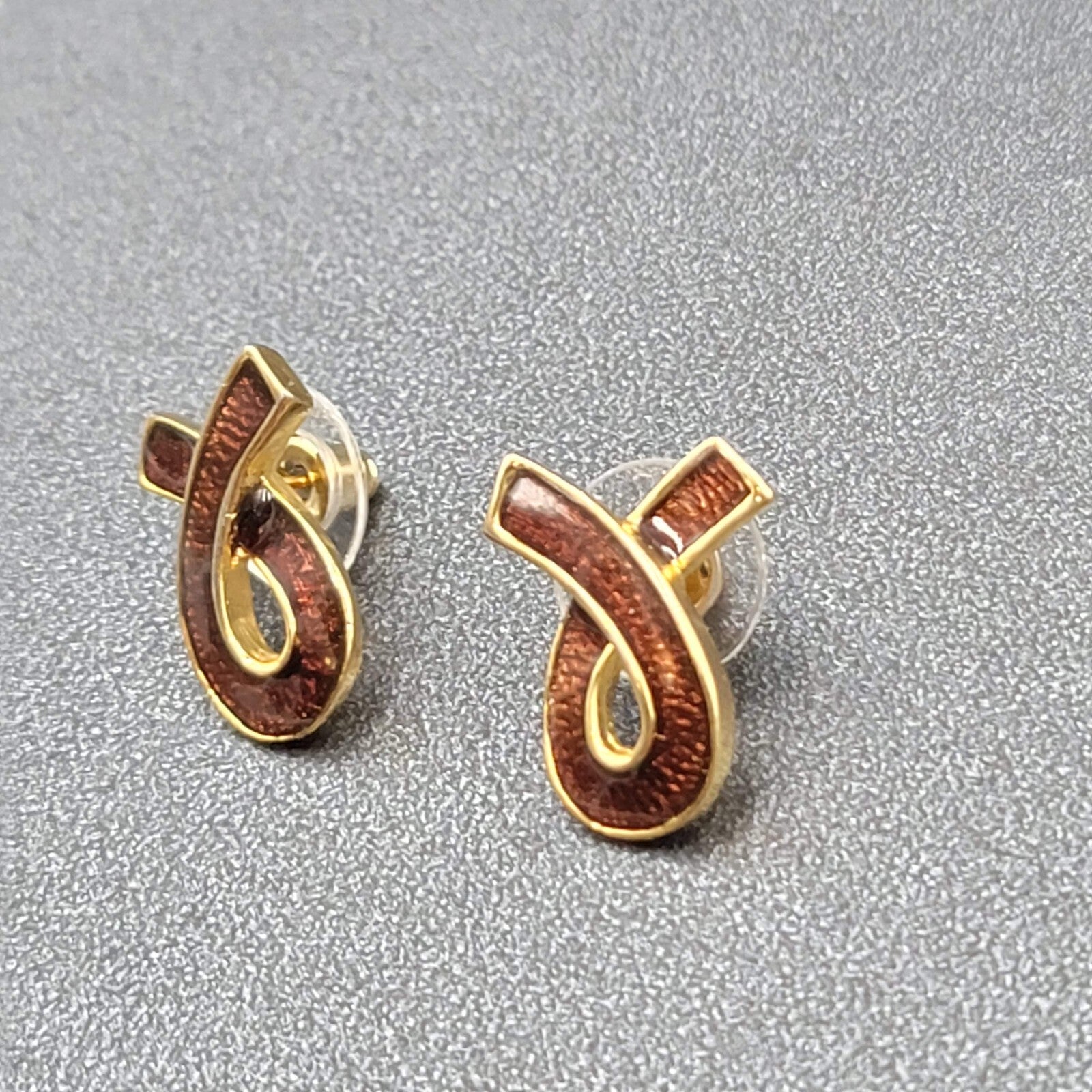 Vintage Pierced Earrings Gold tone Brown Enamel Ribbon Swish Studs 3/4"