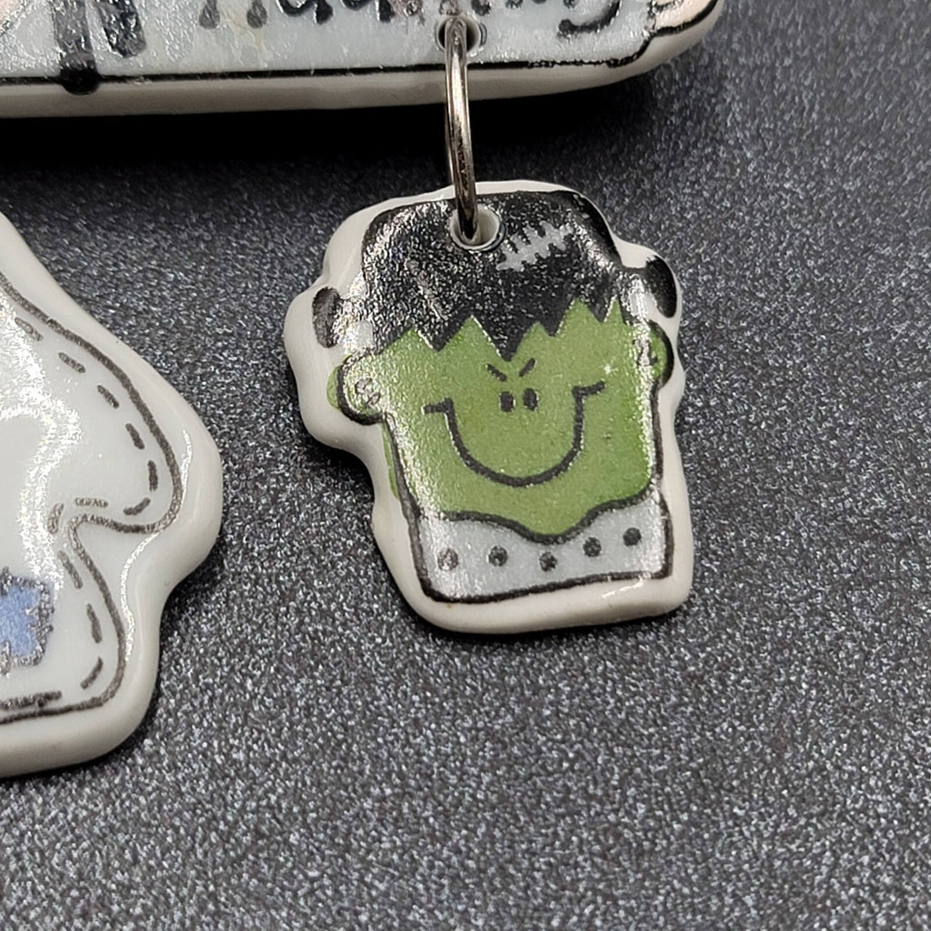 Vintage Halloween Brooch Ceramic Dangle Charms Happy Haunting 3 3/8"