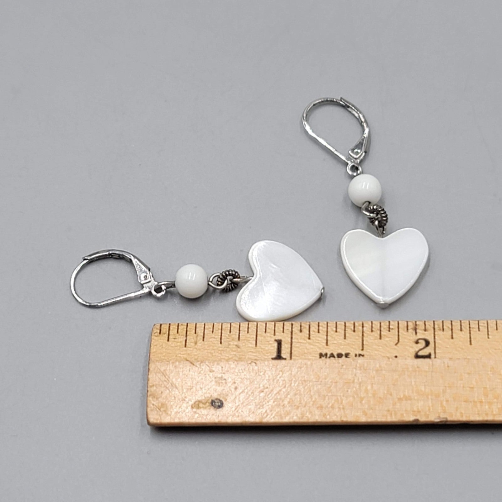 Mother of Pearl Heart Pierced Earrings Silver tone Dangle Leverback 1.25 in