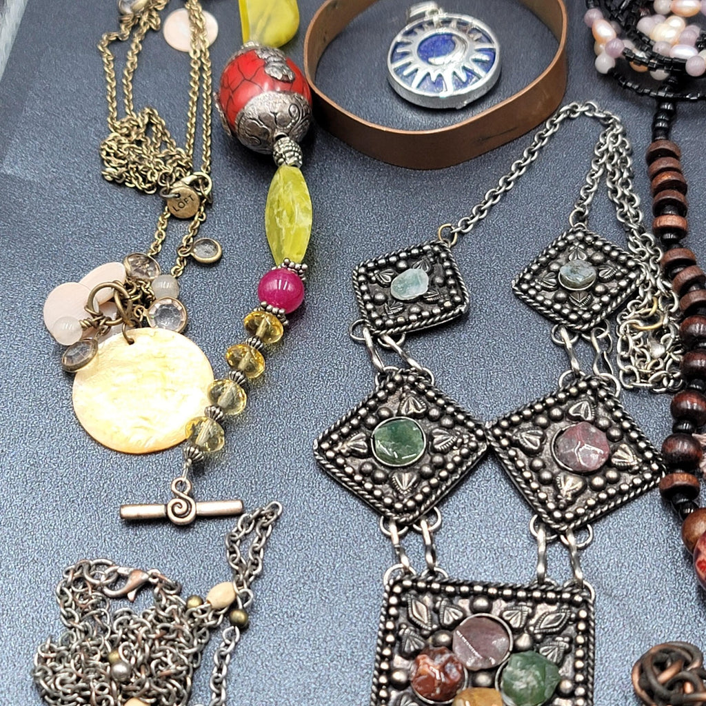 Colorful Jewelry Lot Necklaces Bracelets Pendant 48 pcs