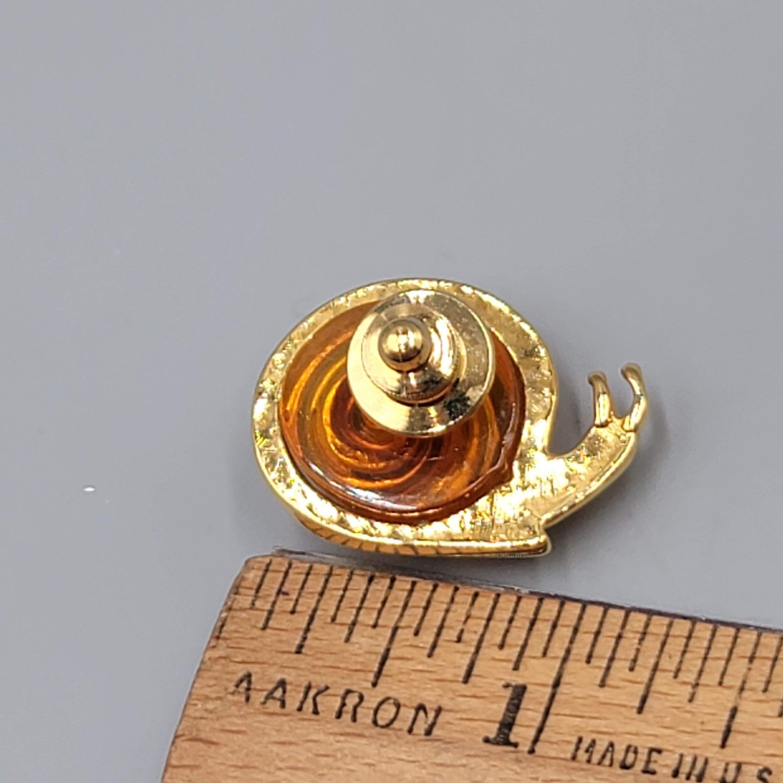 Vintage Avon Tortoise Style Brown Amber Lucite Hat Pin Tie Tack Snail Gold Tone