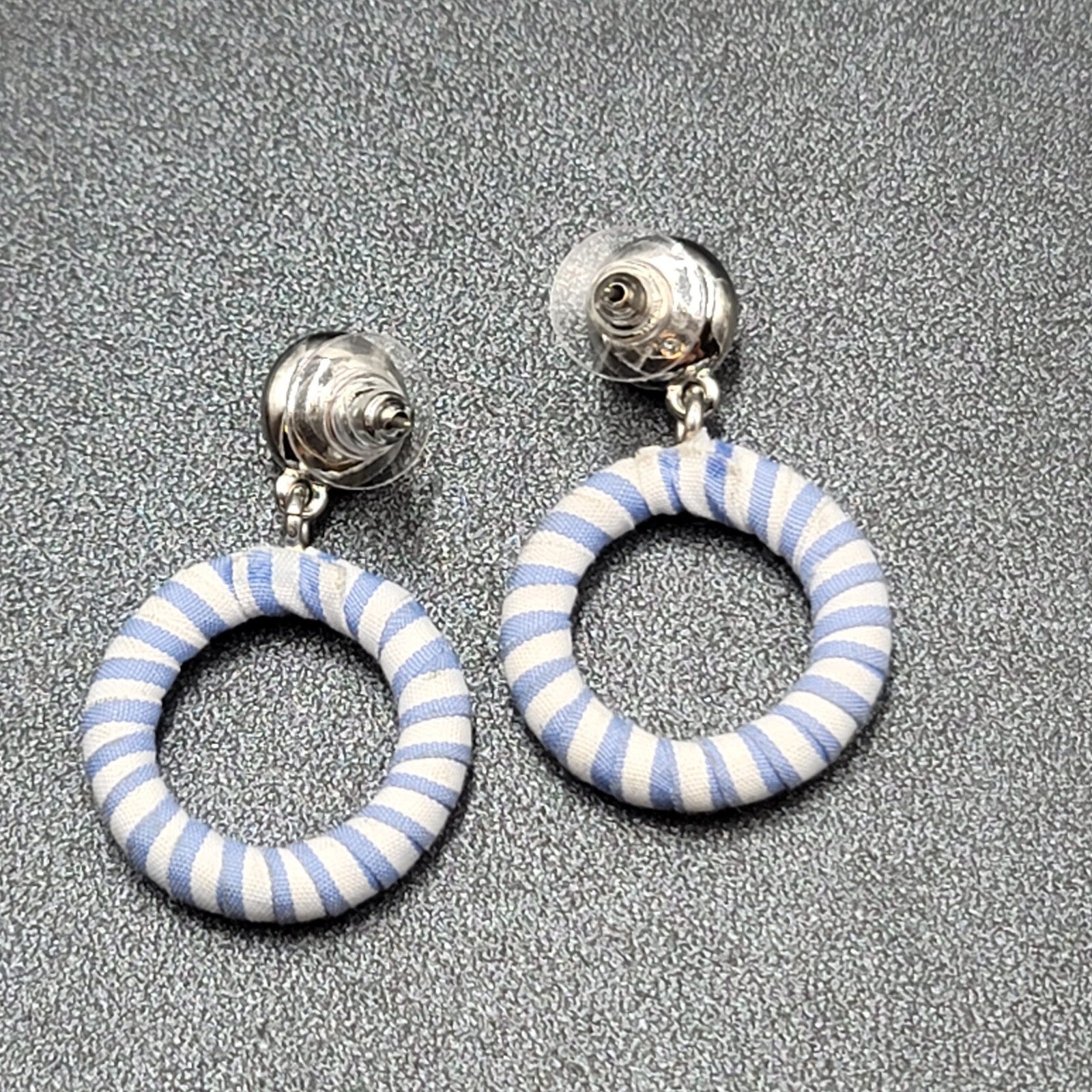 Vintage Pierced Earrings Silver tone Blue White Wrapped Hoop Dangle 1.5"