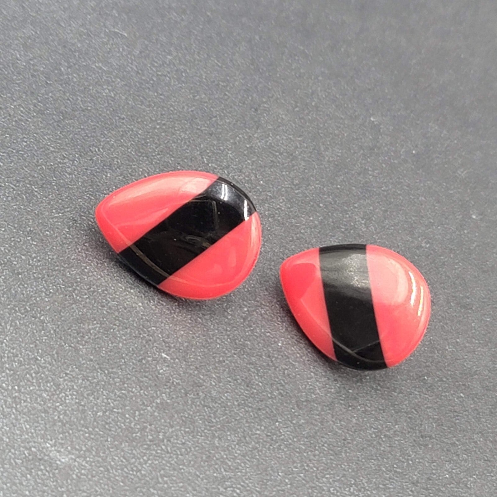 Vintage Pierced Earrings Acrylic Red Black Teardrop 7/8"
