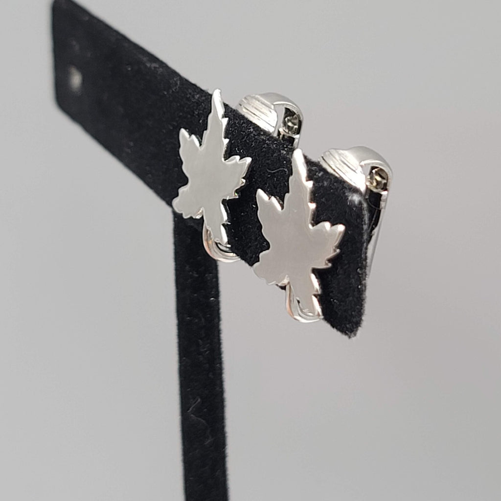 VintageMaple Clip on Earrings Silver tone Studs 1/2"
