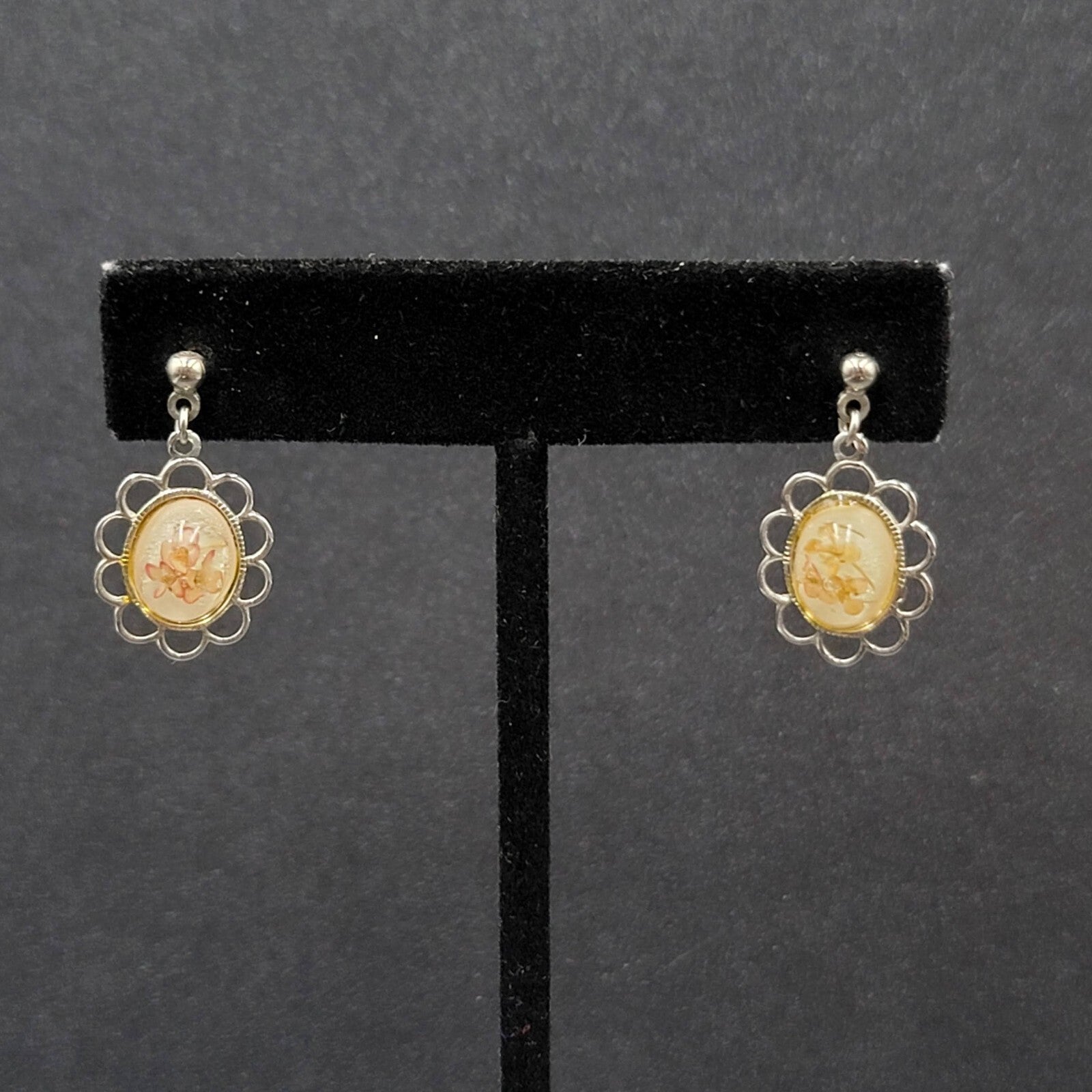 Vintage Real Flower Pierced Earrings Silver tone Dangle 7/8"