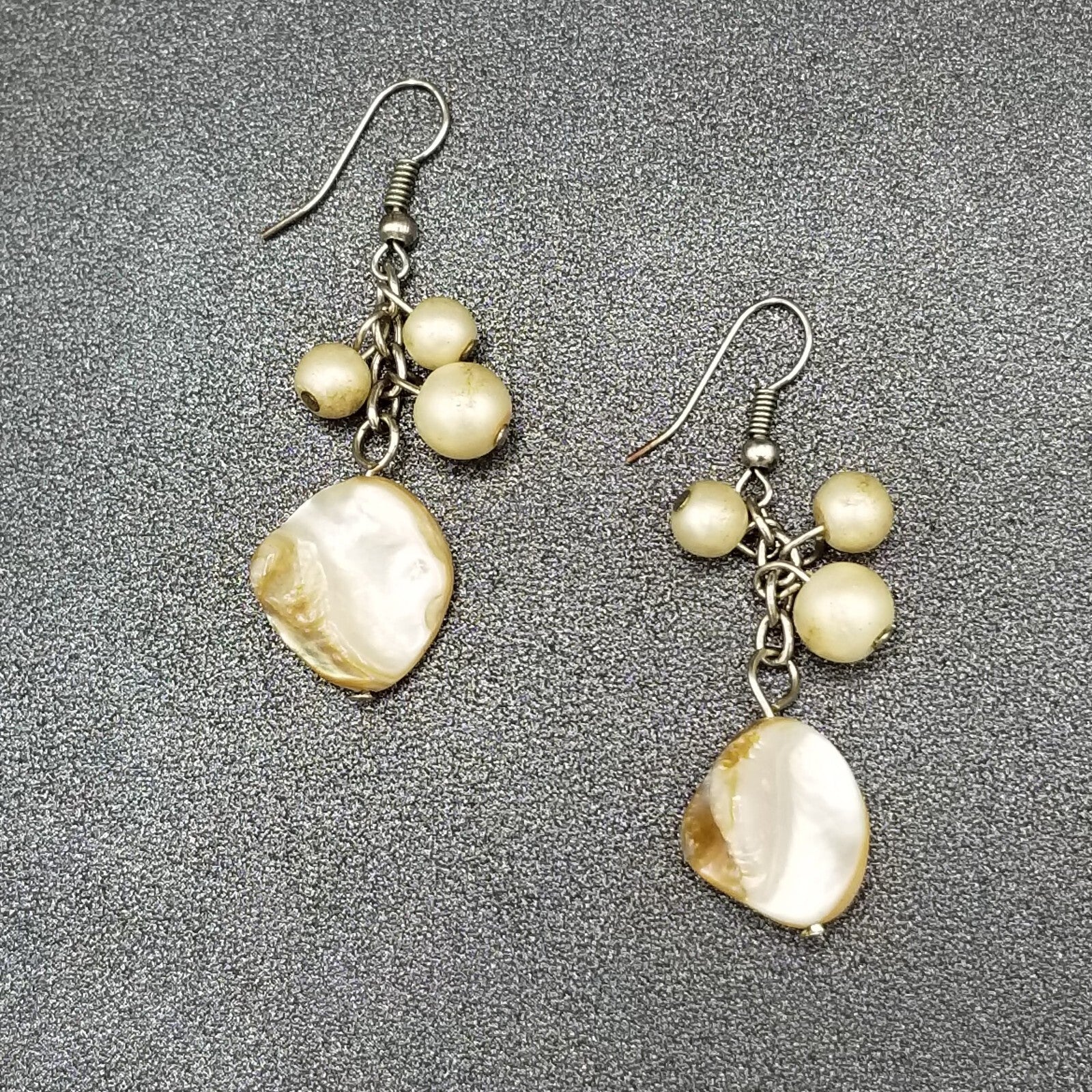 Pierced Earrings Silver tone White Shell Bead Dangle Beach Theme 1.5"