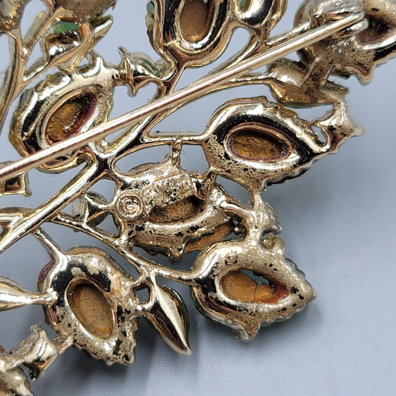 Vintage Coro Brooch Green Molded Glass Leaf Rhinestone Gold tone 2.5"