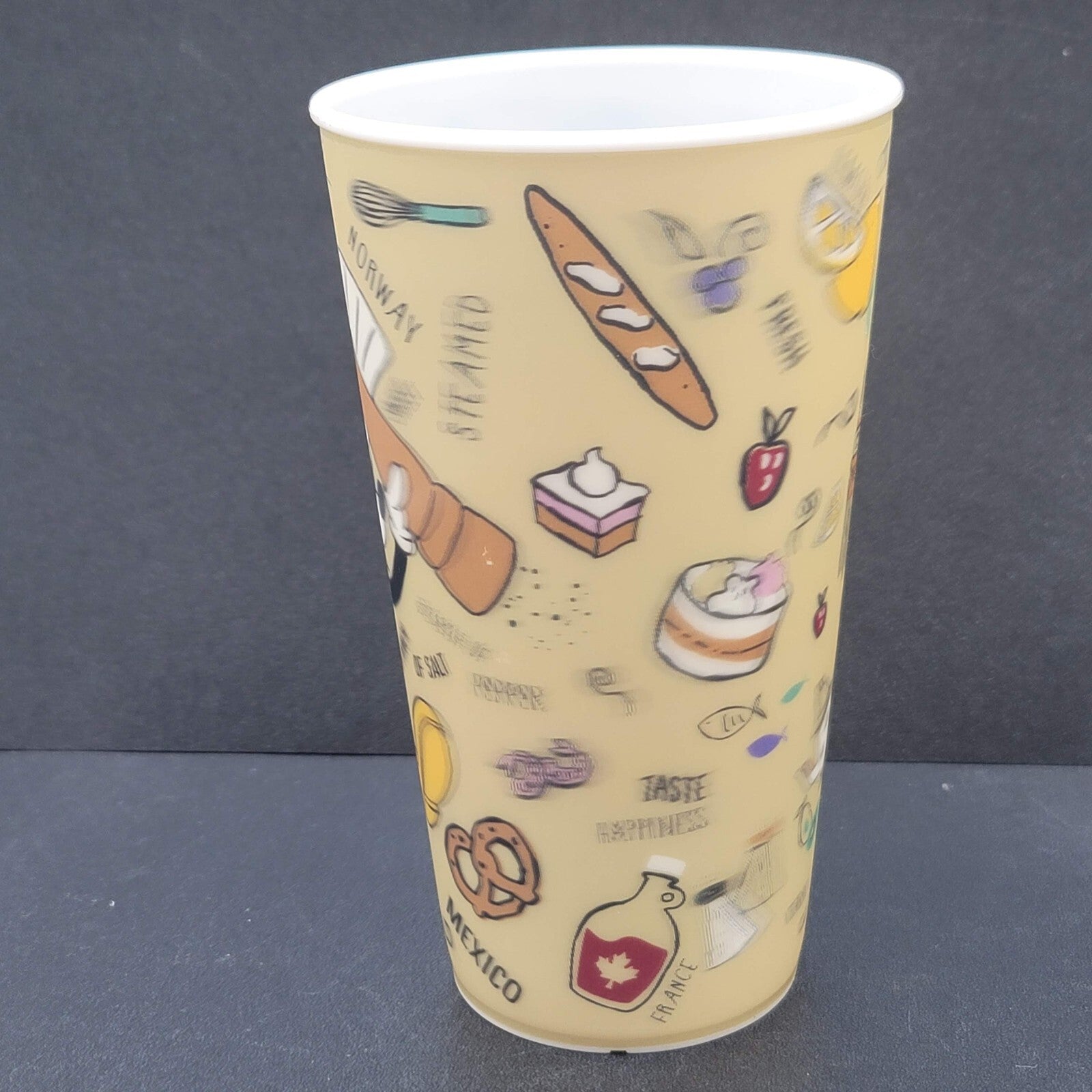 Mickey Mouse Tumbler Prize Remys Hide Squeak Scavenger Hunt Epcot Plastic Cup