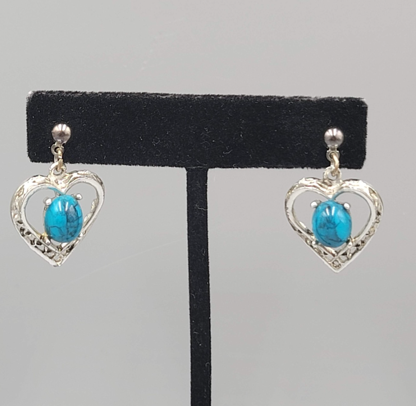 Vintage Heart Faux Turquoise Pierced Earrings Silver tone Dangle  3/4"