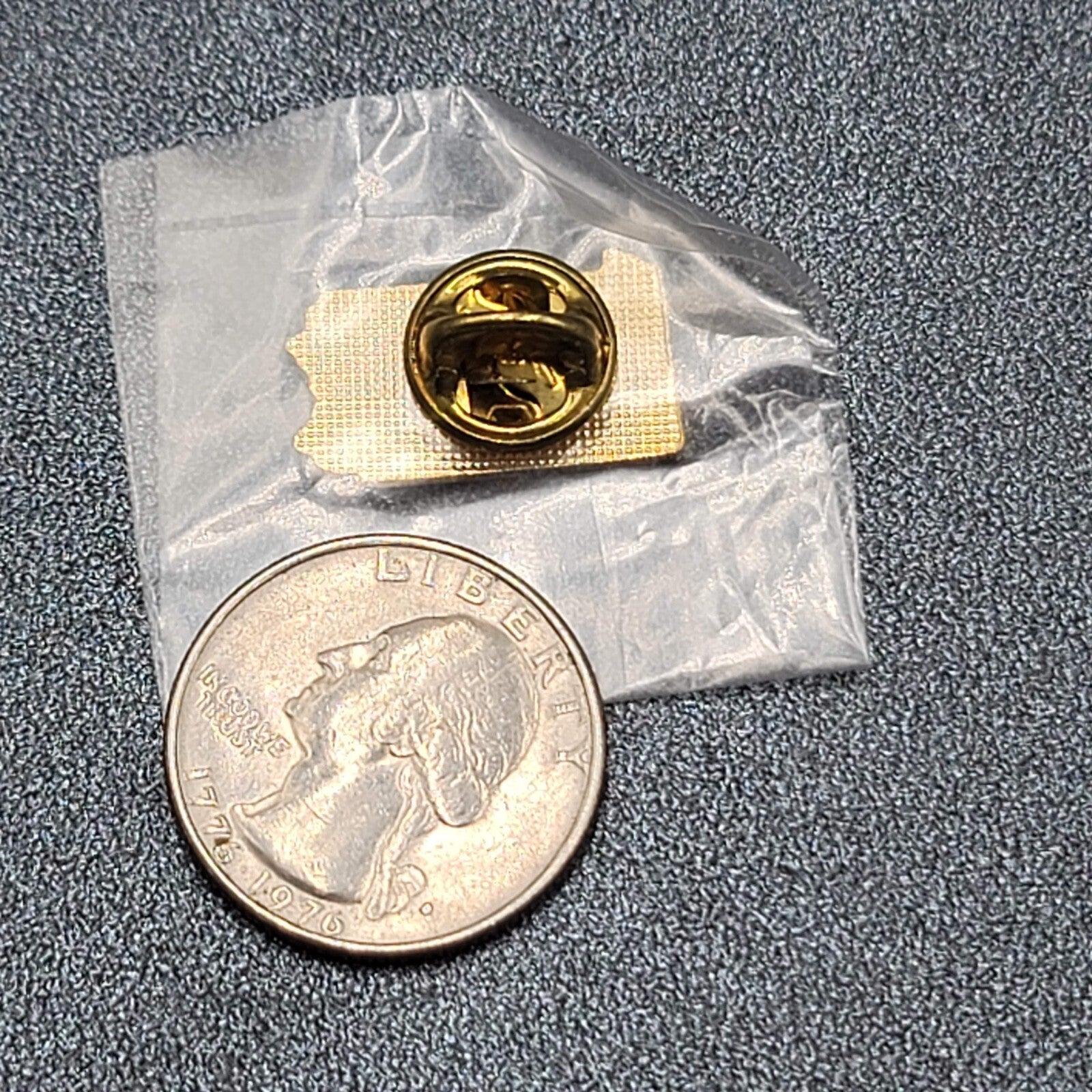 Pennsylvania Vintage State Coors Beer Souvenir Lapel Pin Red Enamel NOS