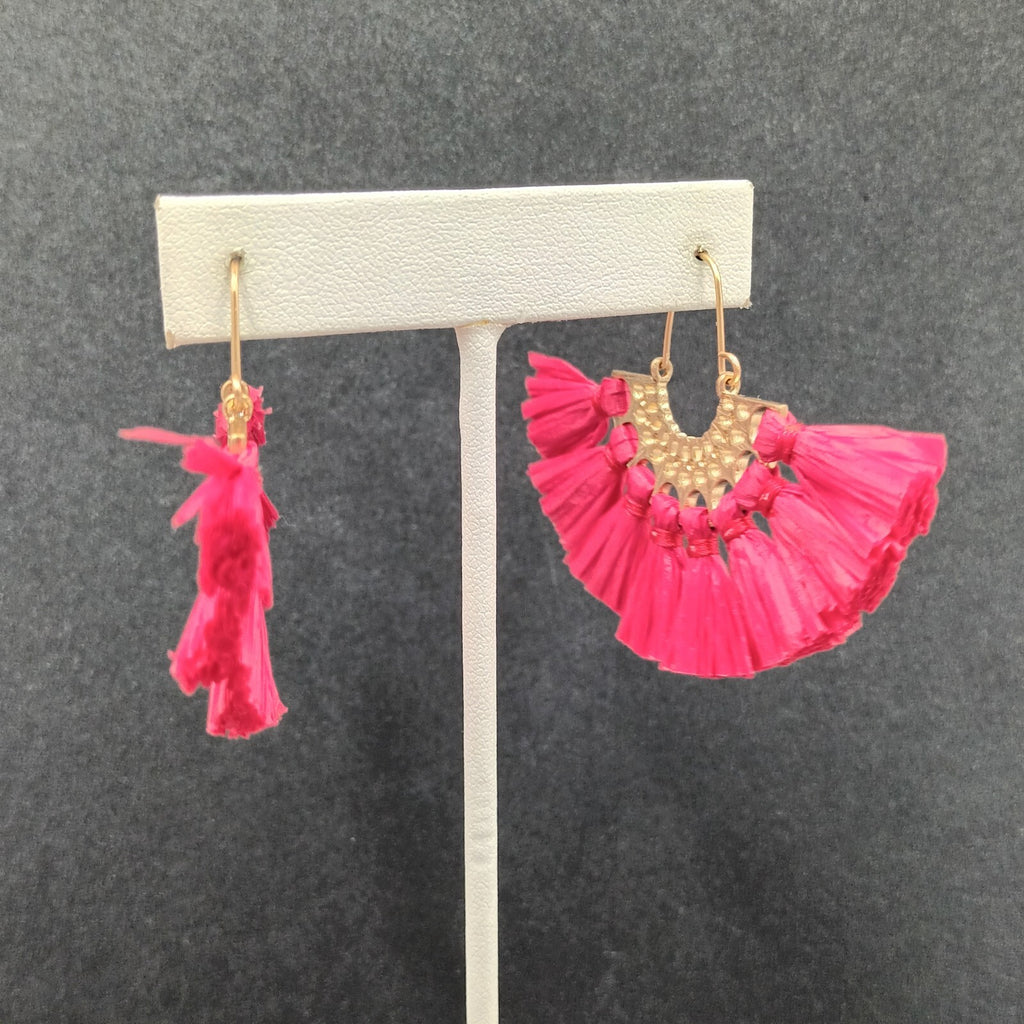 Boho Pierced Earrings Gold tone Red Rattan Tassel 1.25"