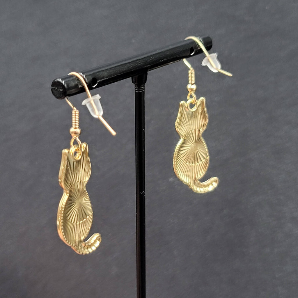 Pierced Earrings Gold tone Cat White Enamel Flowers Dangle 1.25"