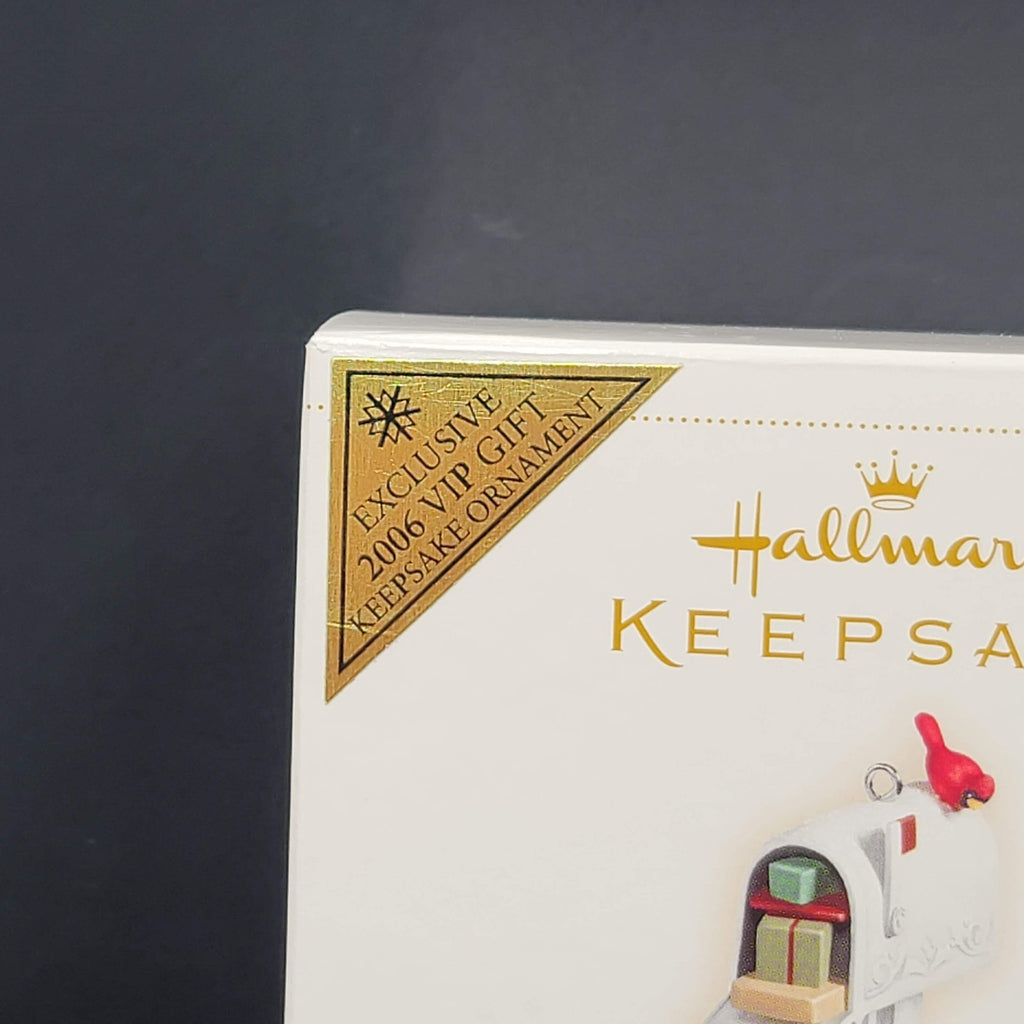 2006 Hallmark Keepsake HOLIDAY MAIL Christmas Mailbox Ornament