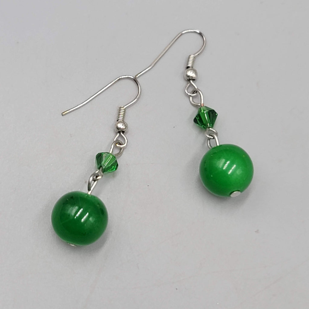 Green Glass Bead Pierced Earrings Silver tone Dangle 1.25 in