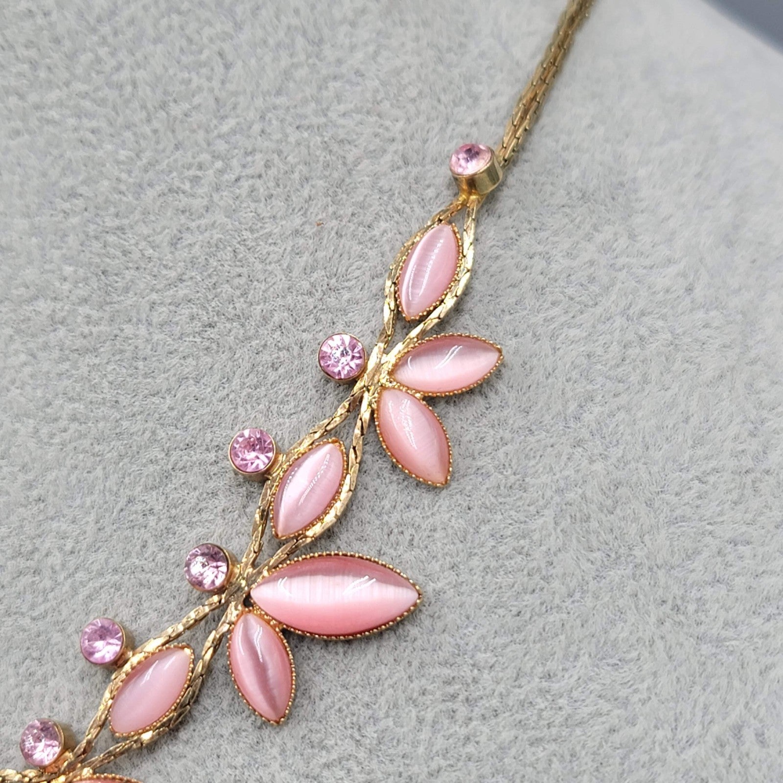 Avon Pink Cats Eye Necklace Rhinestone Gold tone Statement Pretty ~ 16"-18"
