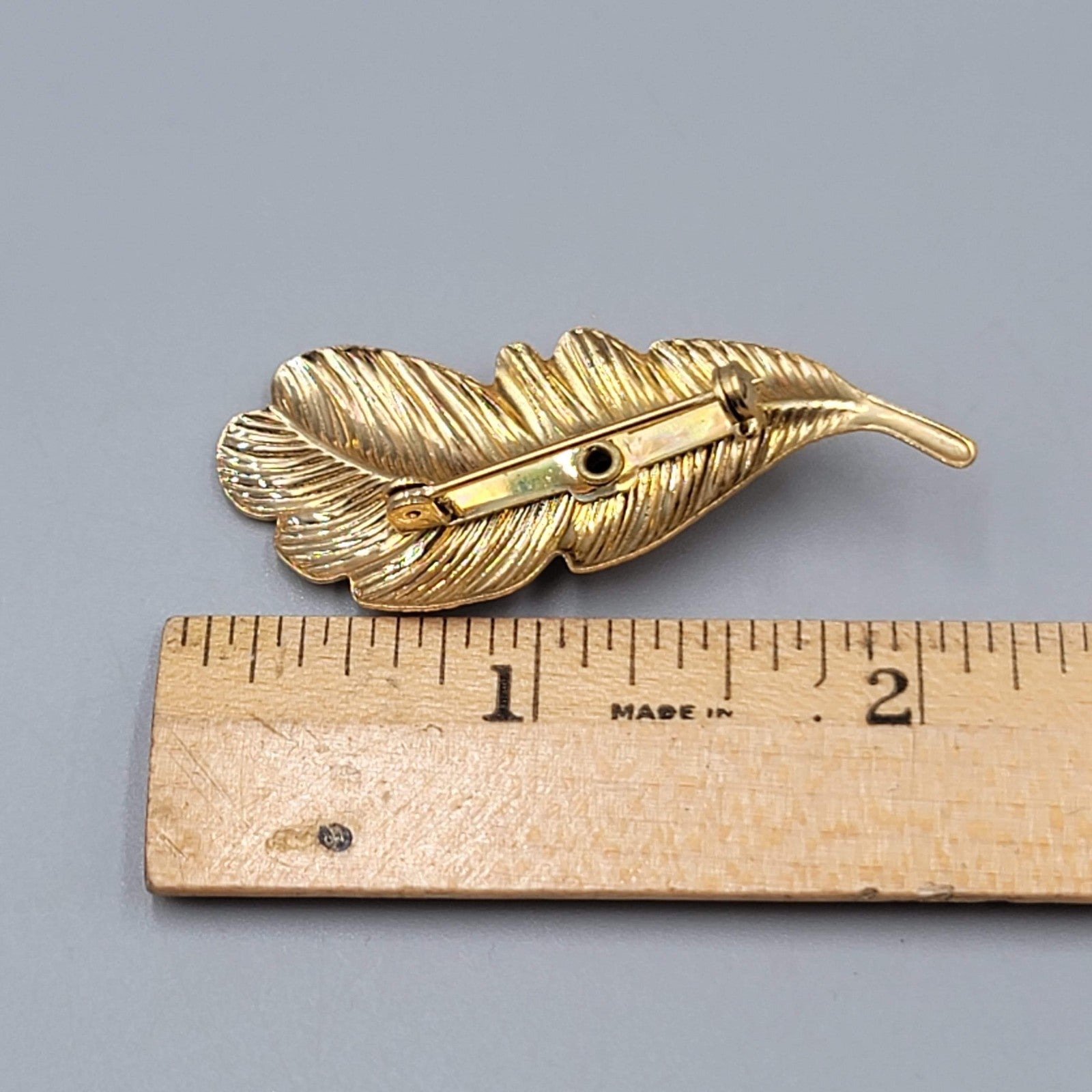 Vintage Gold Tone Rose Flower Leaf Brooch Pin Lot Textured Green Jade Stone