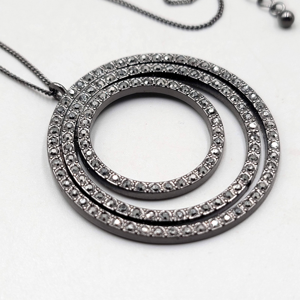 White House Black Market Necklace Black Metal Round Rhinestone Pendant 16"-18"