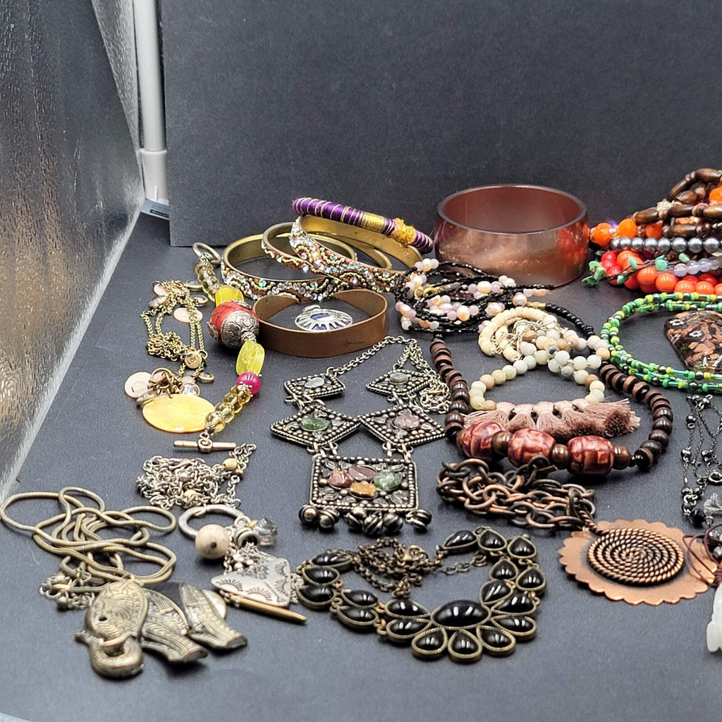 Colorful Jewelry Lot Necklaces Bracelets Pendant 48 pcs