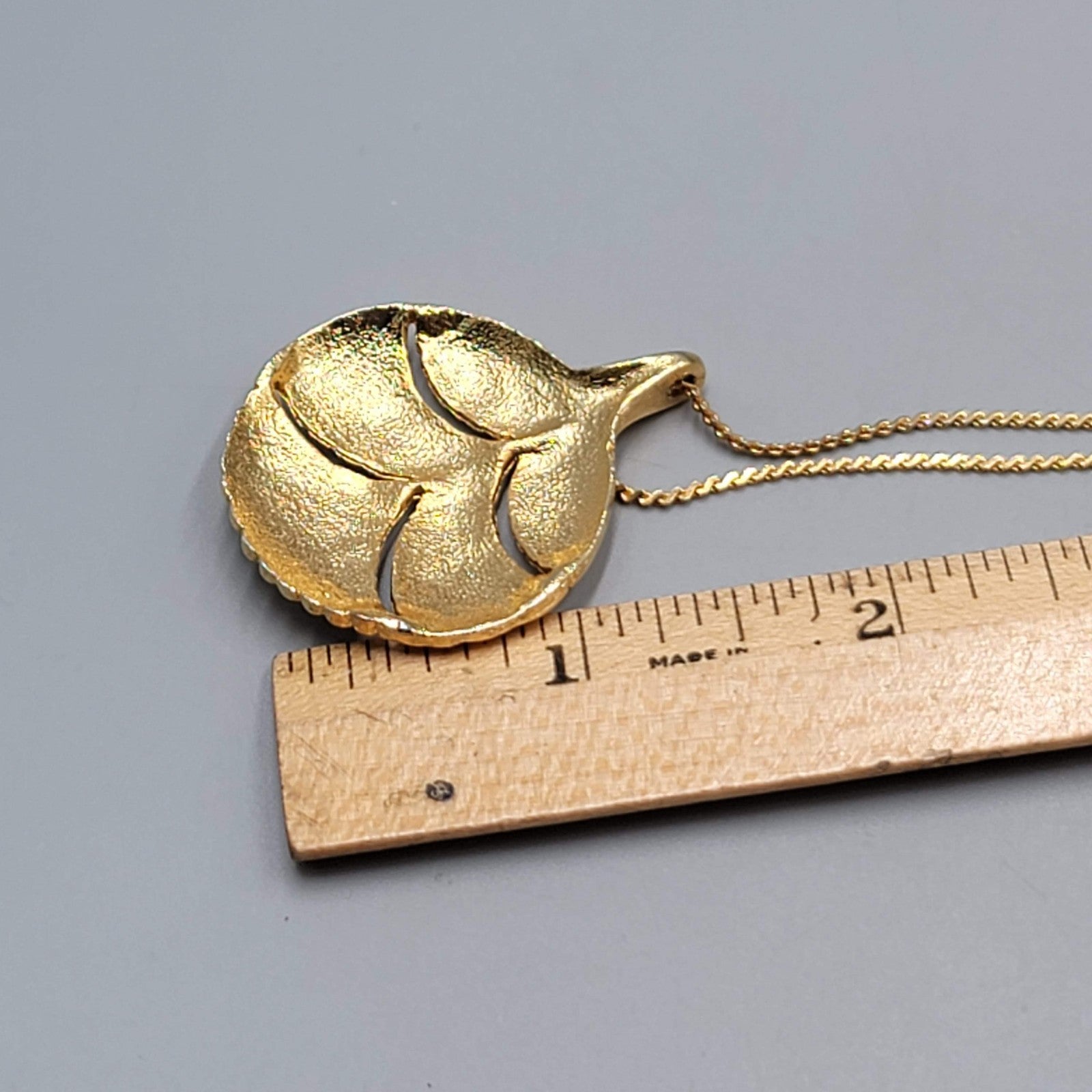 Vintage Pendant Necklace Gold tone Long Gold tone Chain 24"