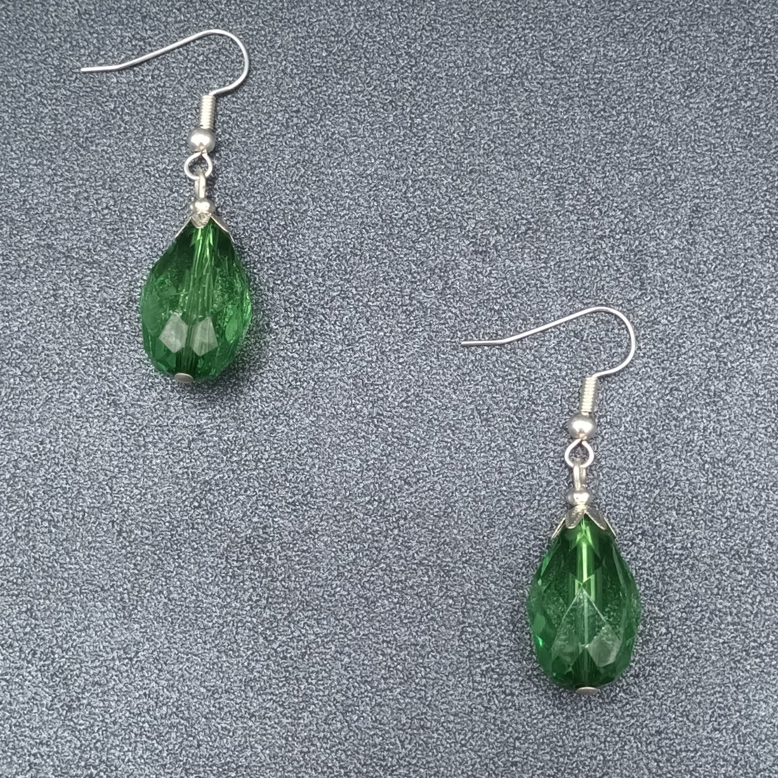 Pierced Earrings Silver tone Acrylic Green Faceted Teardrop Dangle 1"
