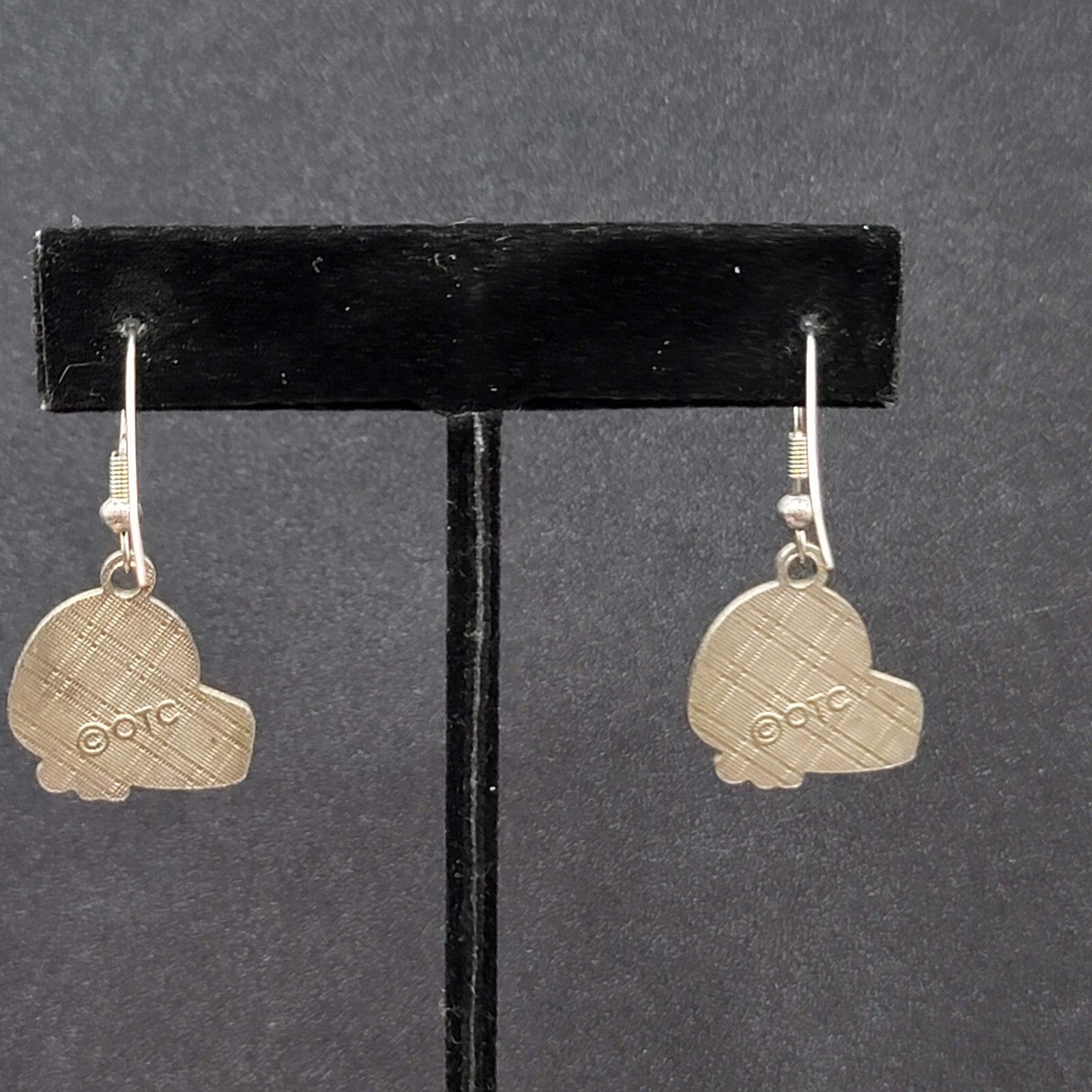 Vintage Pierced Earrings Igloo Polar Bear Dangle Enamel Silver tone Dangle 7/8"