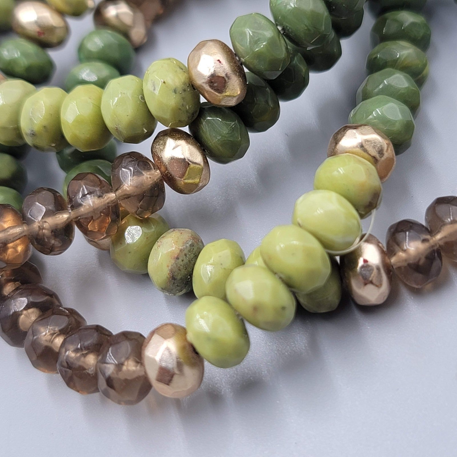Green Embossed Bead Bracelet 4 Strands Elastic 7"
