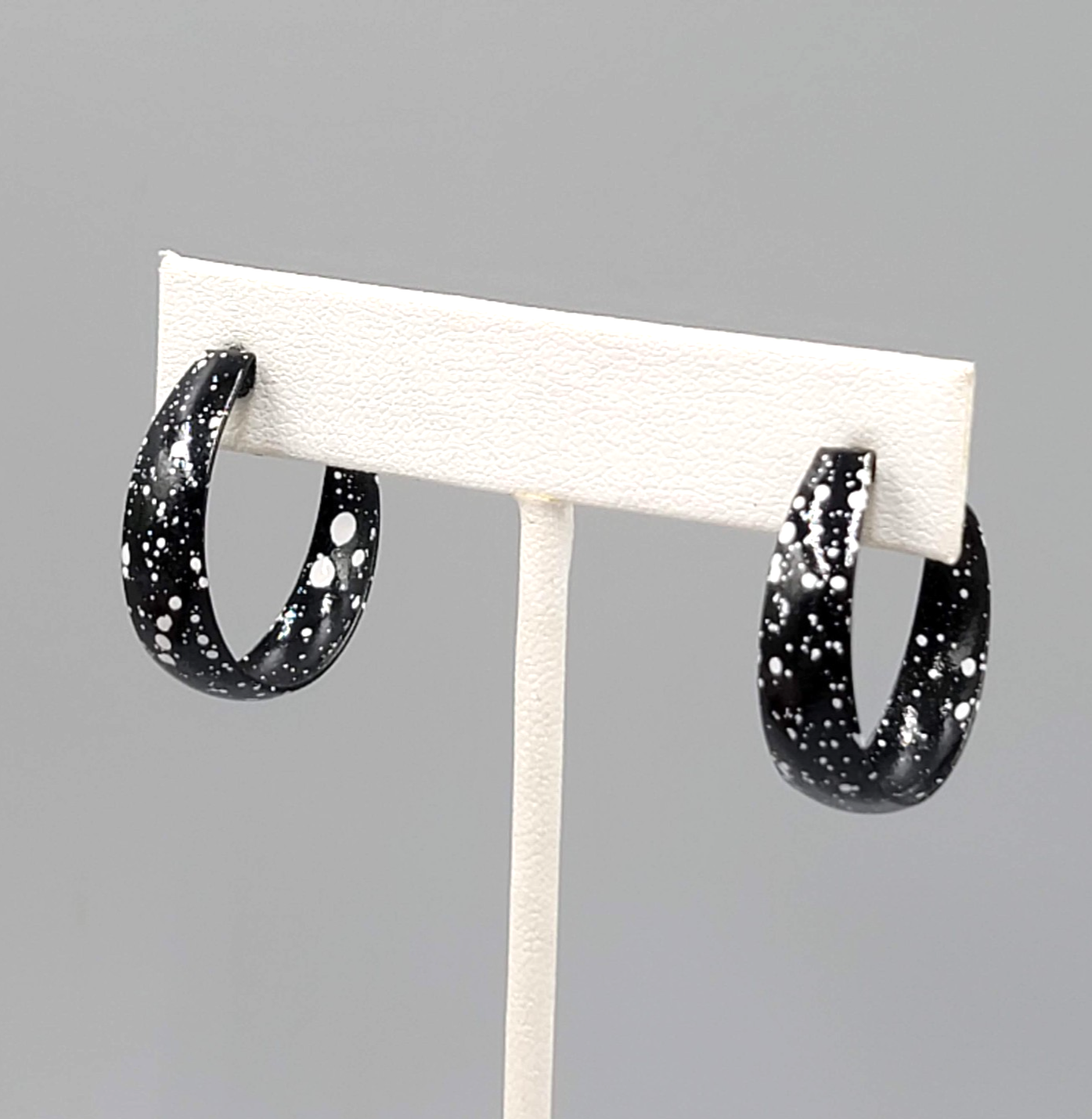 Black White Speckle Enamel Hoops Pierced Earrings 1 1/8 in