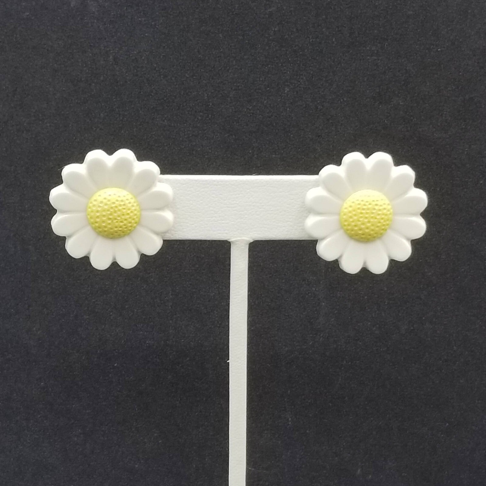 Pierced Earrings Acrylic White Flower Statement Stud 1"
